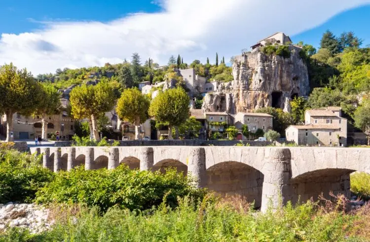 Le village de Labeaume et son pont